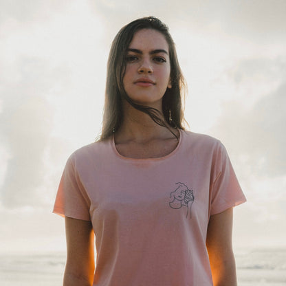 Camiseta sustentável 'ouvir o mar'